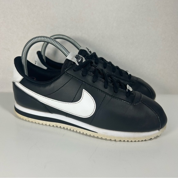 Nike Cortez Leather Sneakers ‘Black/ White' 904764-001; Size 5.5Y Women’s Size 7 - Picture 4 of 15